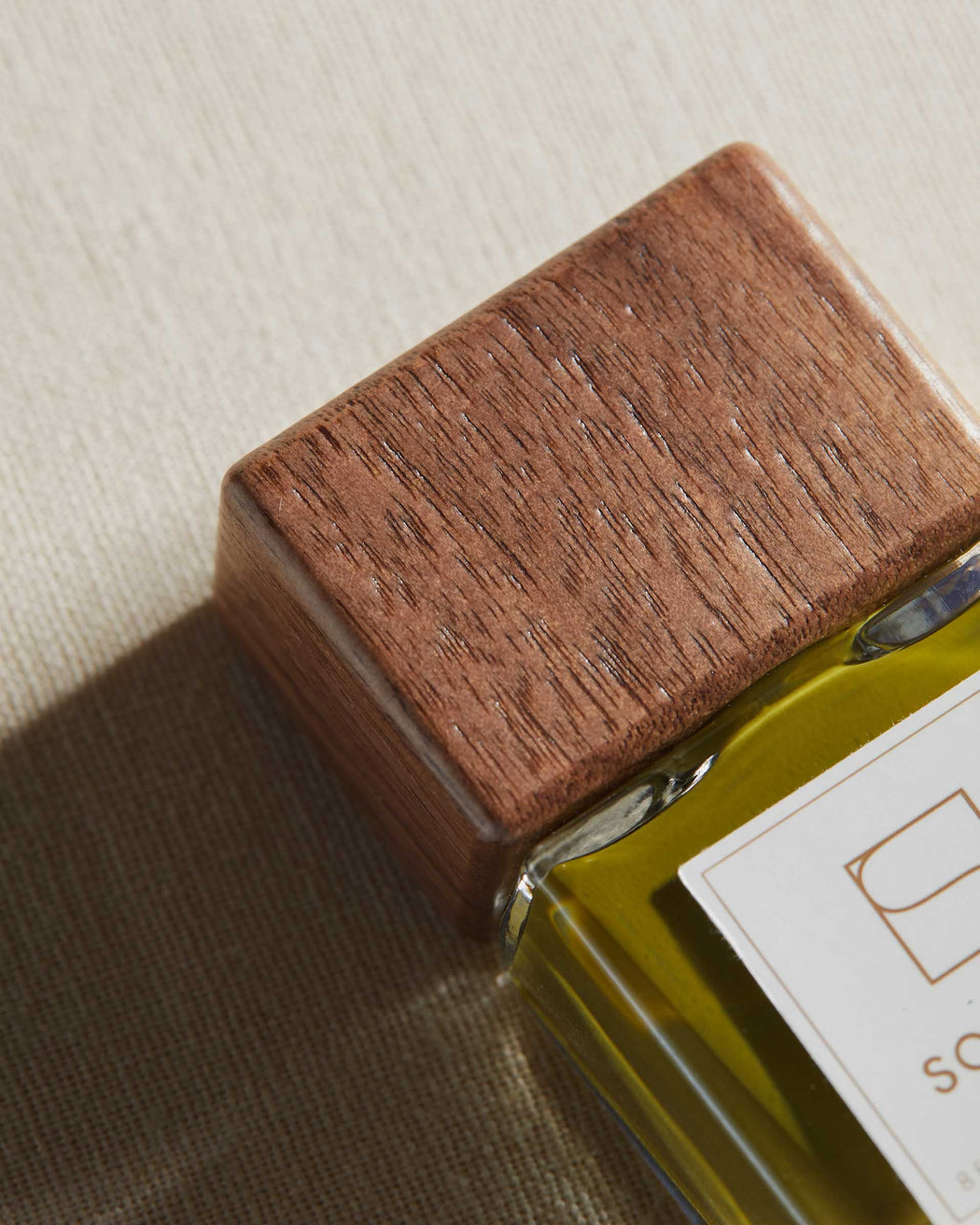 Soyclay-vegan- nail polish-timber cap